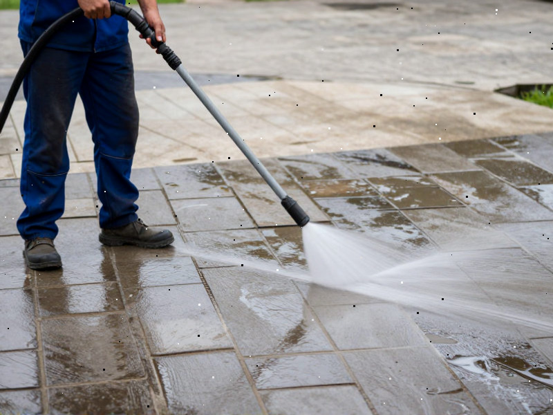 Lavaggio ad alta pressione professionale a Roma